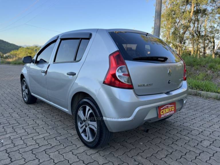 RENAULT - SANDERO - 2010/2011 - Prata - R$ 30.900,00