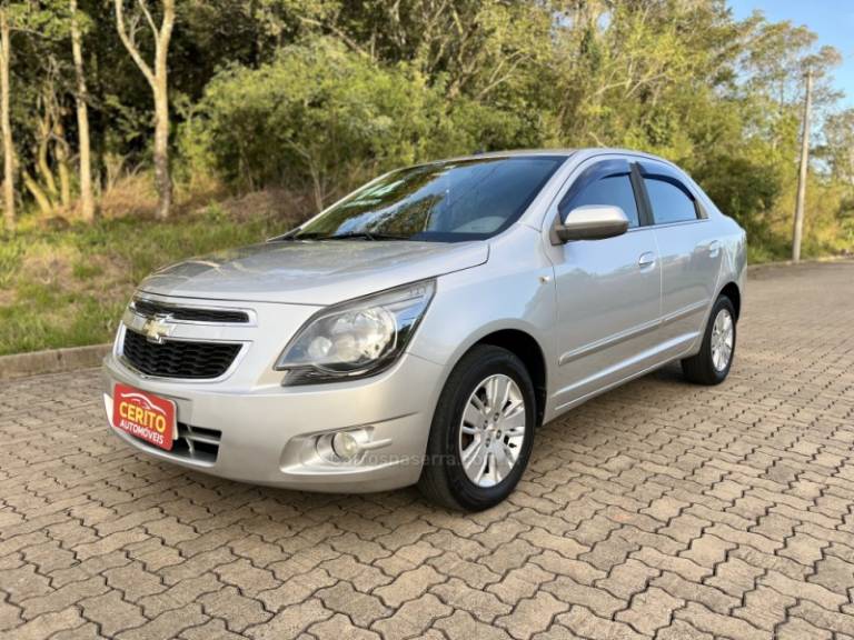 CHEVROLET - COBALT - 2013/2014 - Prata - R$ 48.900,00