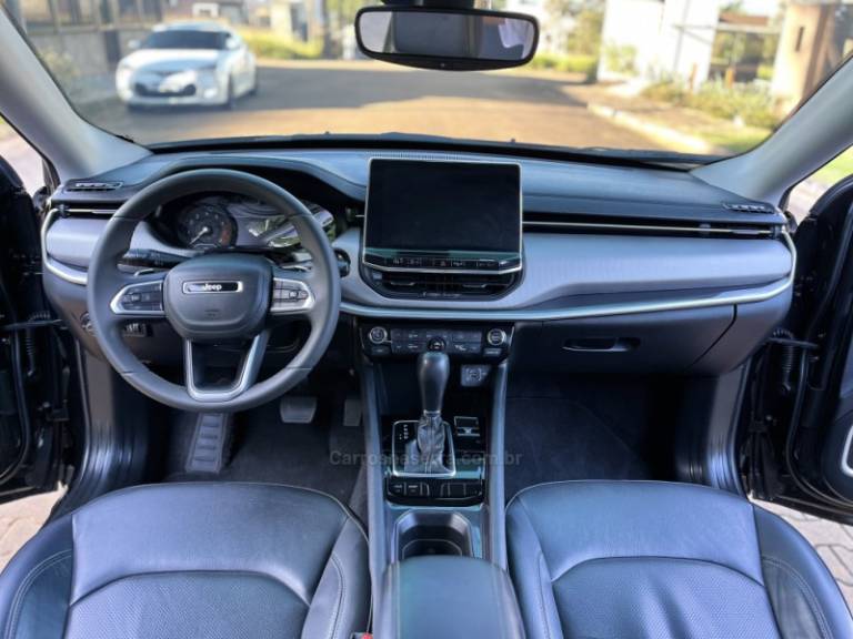 JEEP - COMPASS - 2022/2022 - Preta - R$ 135.900,00
