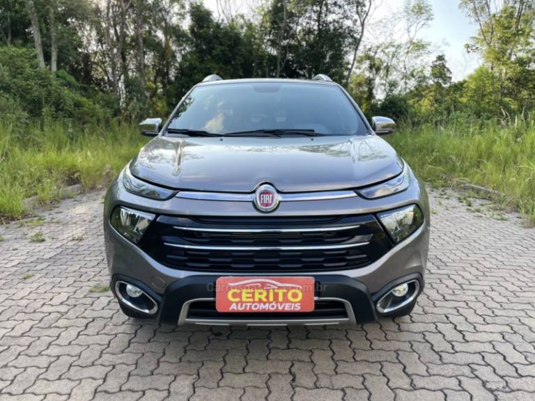 FIAT - TORO - 2020/2021 - Cinza - R$ 136.900,00