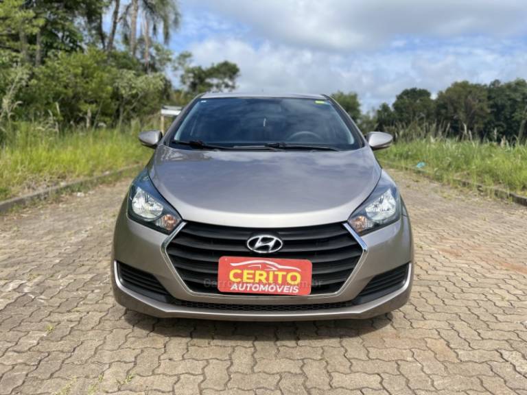 HYUNDAI - HB20 - 2016/2016 - Cinza - R$ 57.900,00