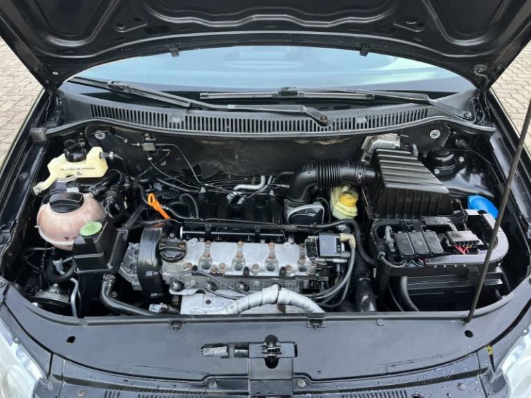VOLKSWAGEN - POLO - 2010/2010 - Preta - R$ 38.900,00