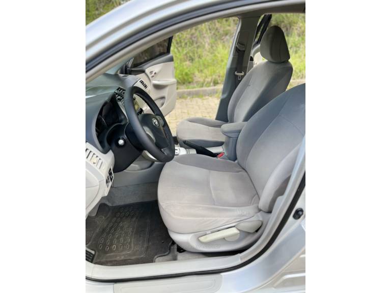 TOYOTA - COROLLA - 2011/2012 - Branca - Sob Consulta