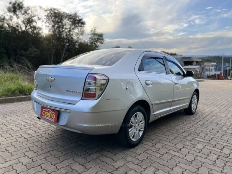 CHEVROLET - COBALT - 2013/2014 - Prata - R$ 48.900,00