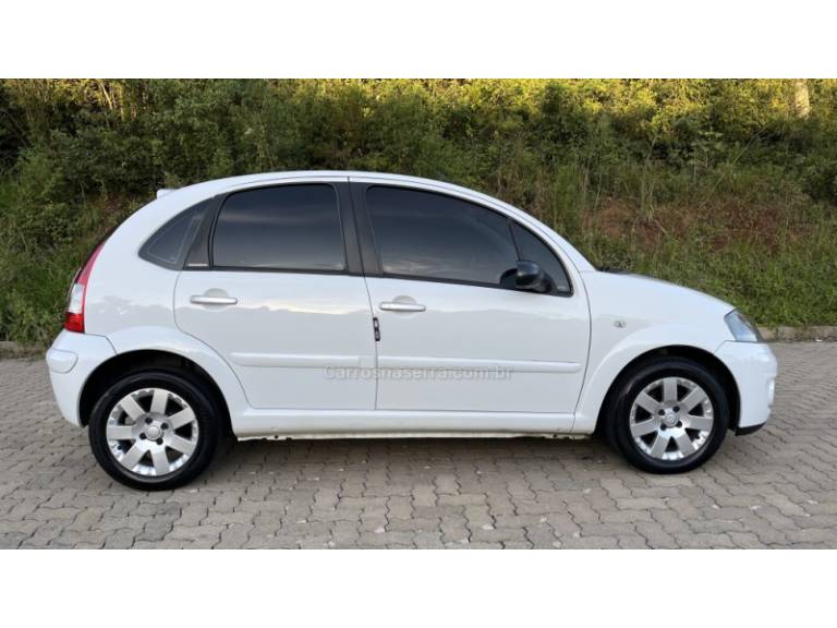 CITROËN - C3 - 2011/2012 - Branca - R$ 30.900,00