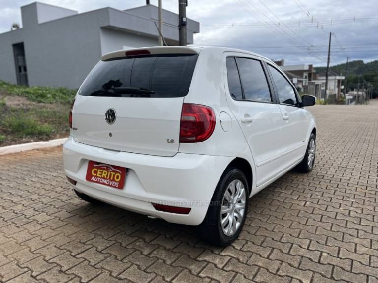 VOLKSWAGEN - FOX - 2013/2013 - Branca - R$ 44.900,00