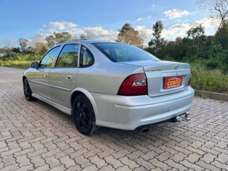 CHEVROLET - VECTRA - 2000/2000 - Prata - R$ 21.900,00