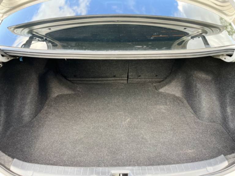 TOYOTA - COROLLA - 2011/2012 - Branca - Sob Consulta